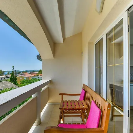 Lägenhet With Parking Space - 20205