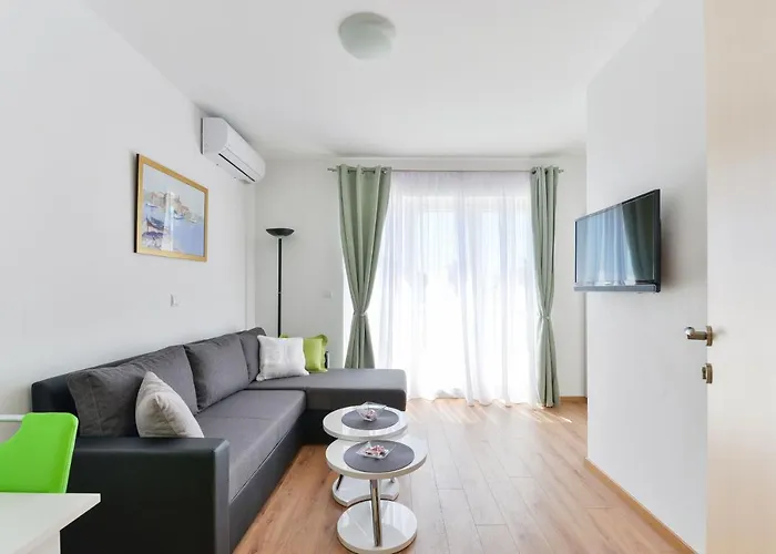 With Parking Space - 20205 Appartement *