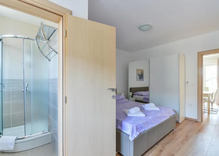 With Parking Space - 20205 Appartement