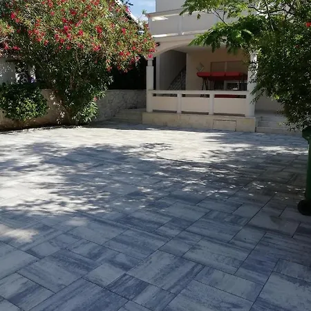 With Parking Space - 20205 Lägenhet